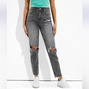 American Eagle Highrise Distressed Grey Mom Jeans Size 2 Short Cotton